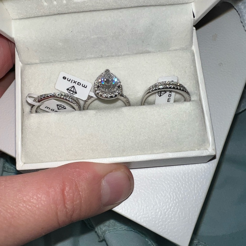 Silver Ring Set with moissanite diamonds
